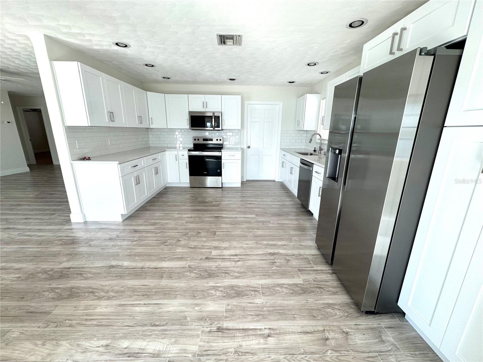 535 173RD AVE, NORTH REDINGTON BEACH, FL — photo 37
