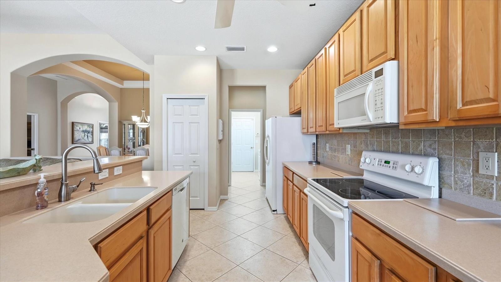 5704 WHITE JASMINE WAY, NORTH PORT, FL — photo 16