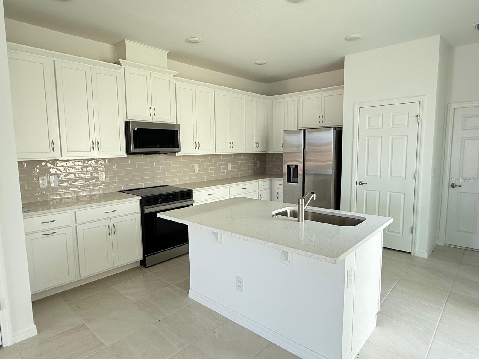 498 WINSOME ALY, GROVELAND, FL — photo 3
