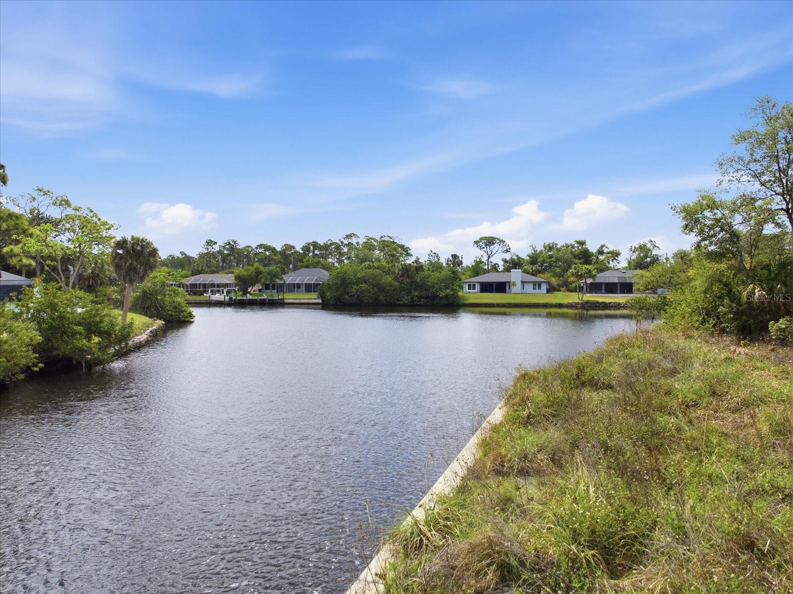 554 MCDILL DR, PORT CHARLOTTE, FL — photo 10