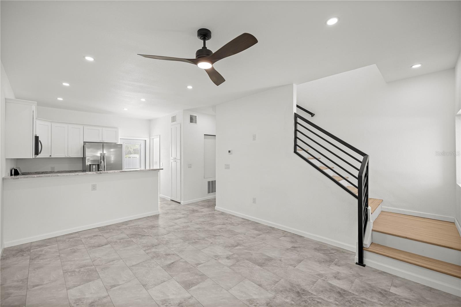 305 SE 5TH TER, WILLISTON, FL — photo 4