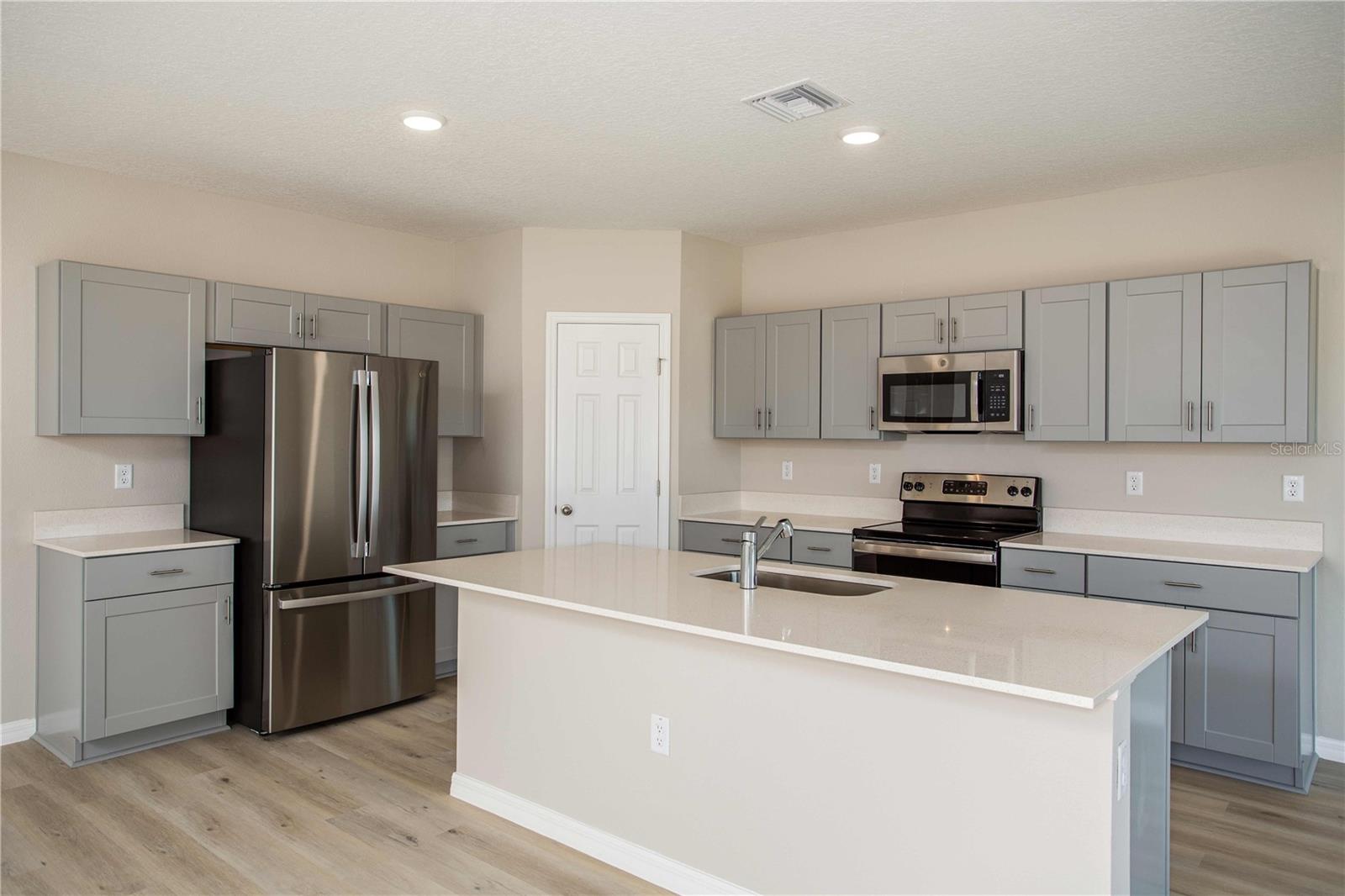 1569 SAGE AVE, HAINES CITY, FL — photo 2