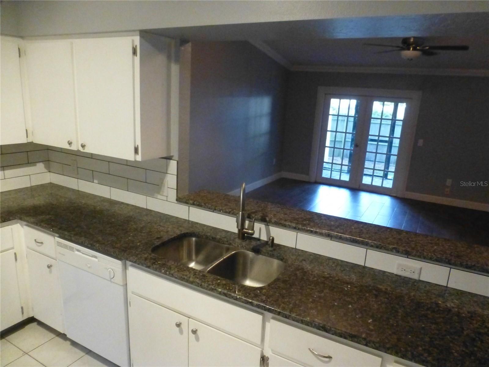 1890 WOLFORD RD #5, CLEARWATER, FL — photo 4