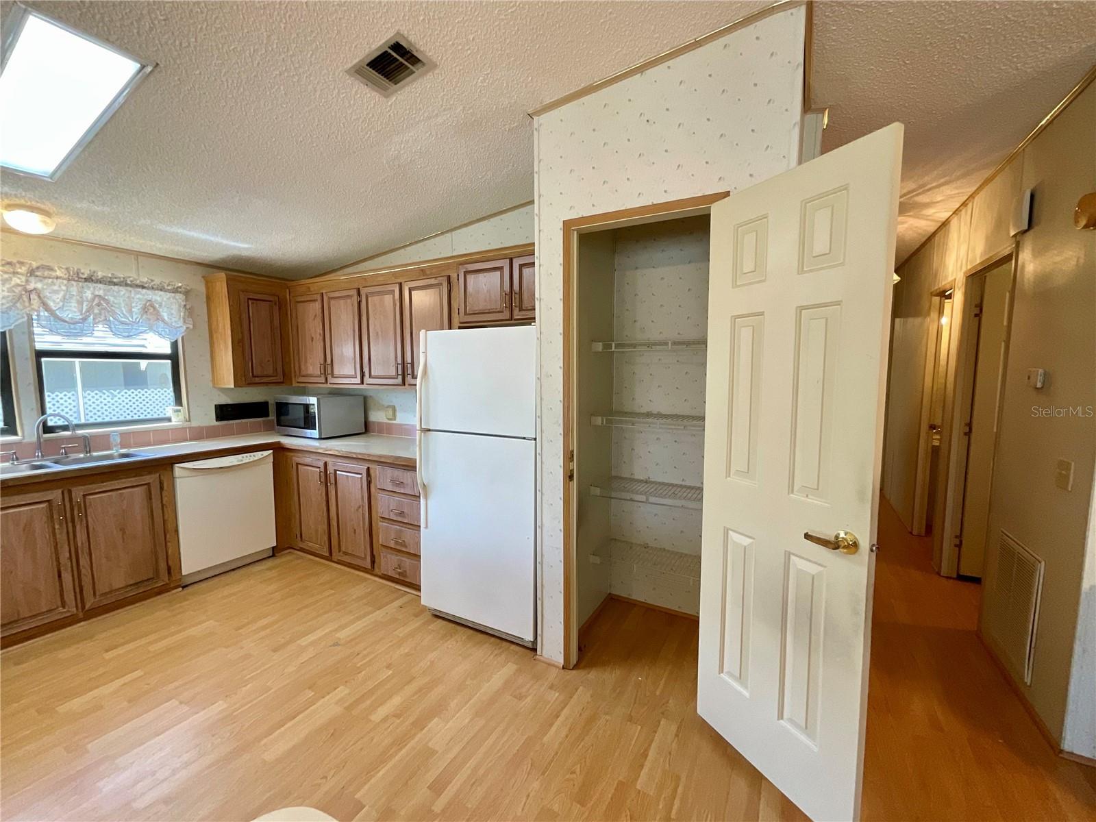 35935 TANDA CIR, ZEPHYRHILLS, FL — photo 13