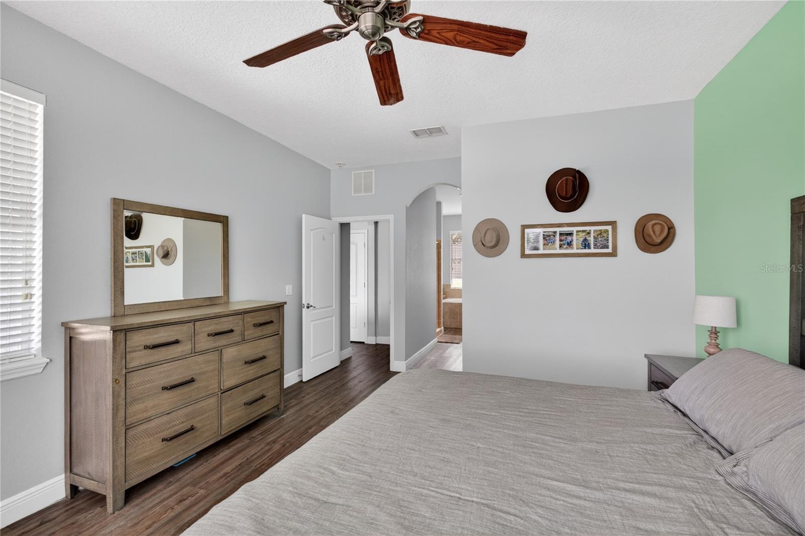 23626 VALDERAMA LN, SORRENTO, FL — photo 41