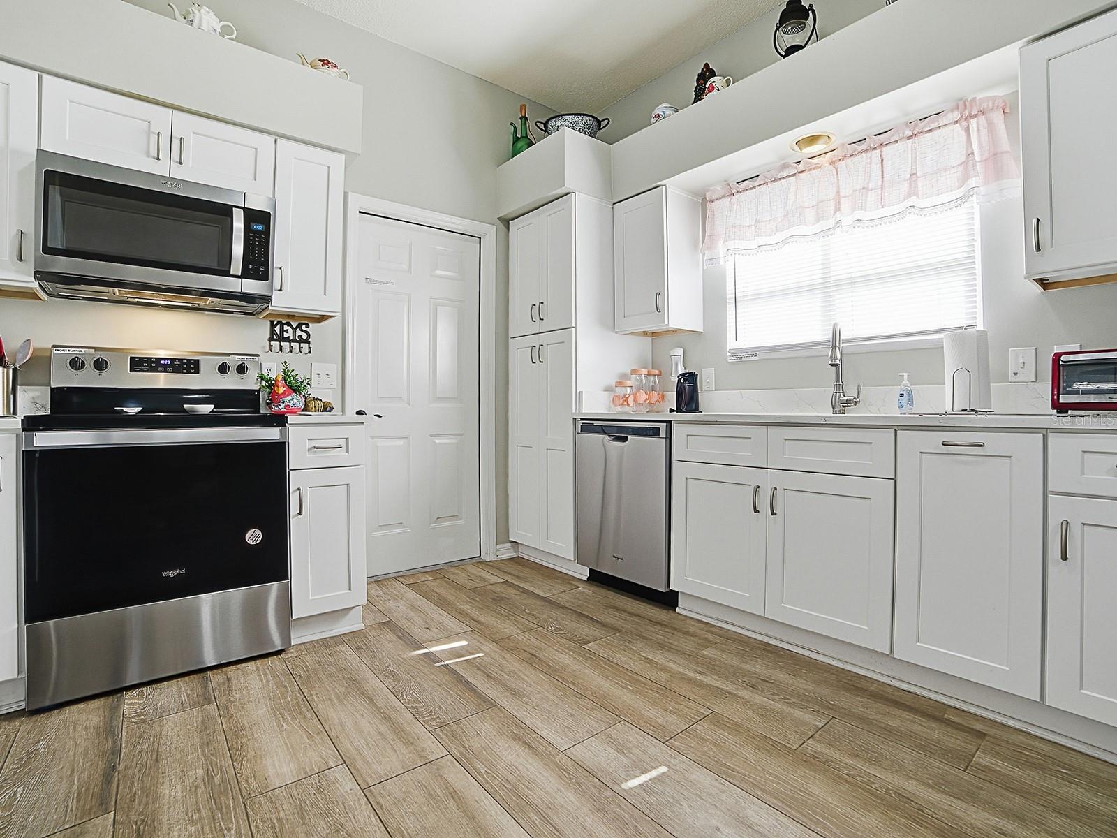 820 CORTEZ AVE, THE VILLAGES, FL — photo 26