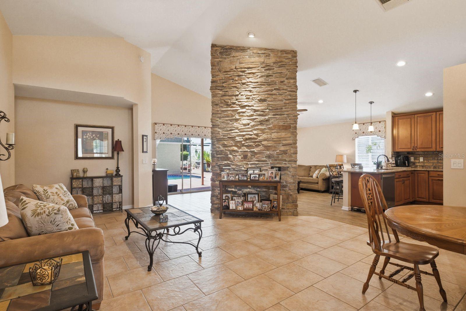 3228 BENTLEY DR, PALM HARBOR, FL — photo 2