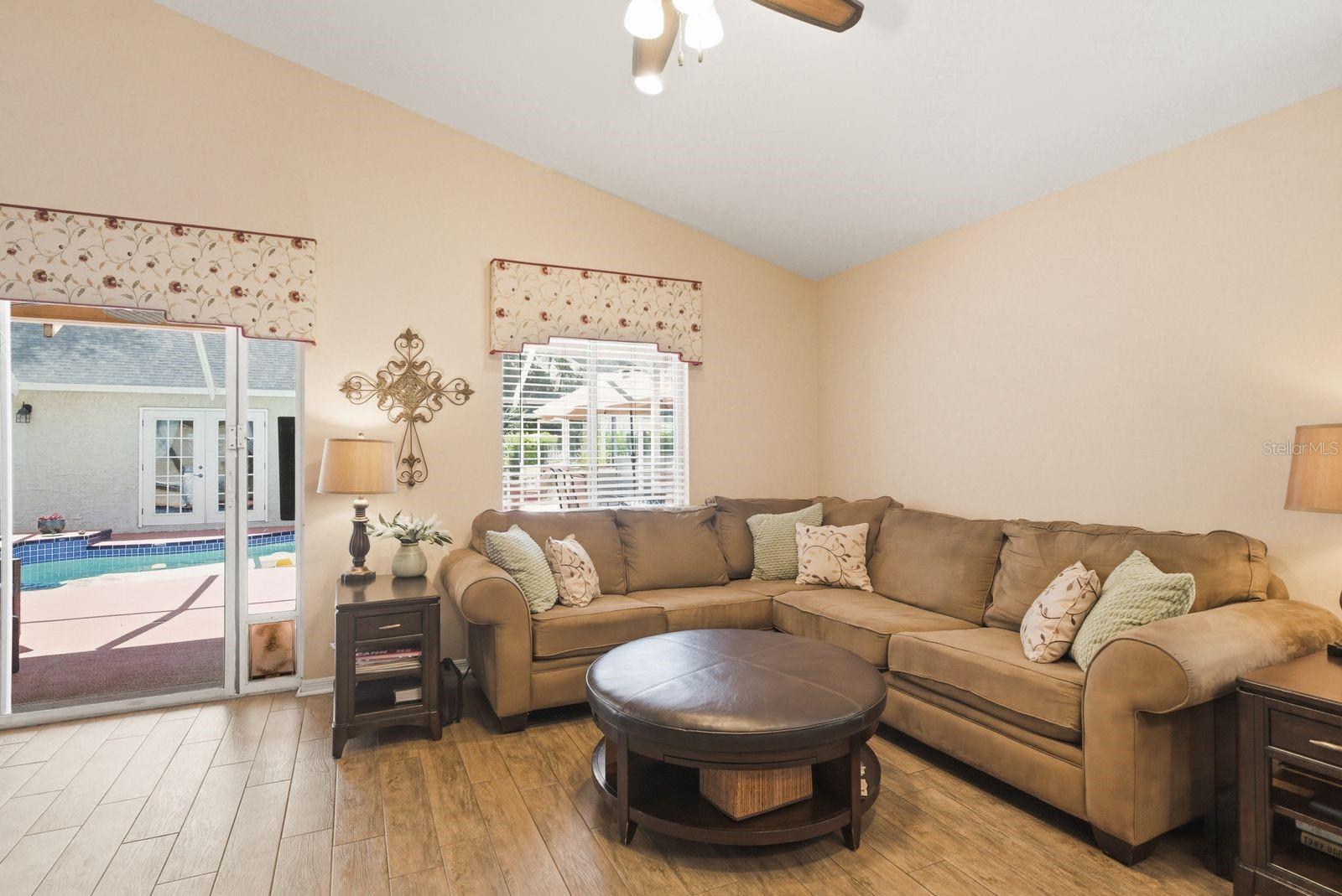 3228 BENTLEY DR, PALM HARBOR, FL — photo 9