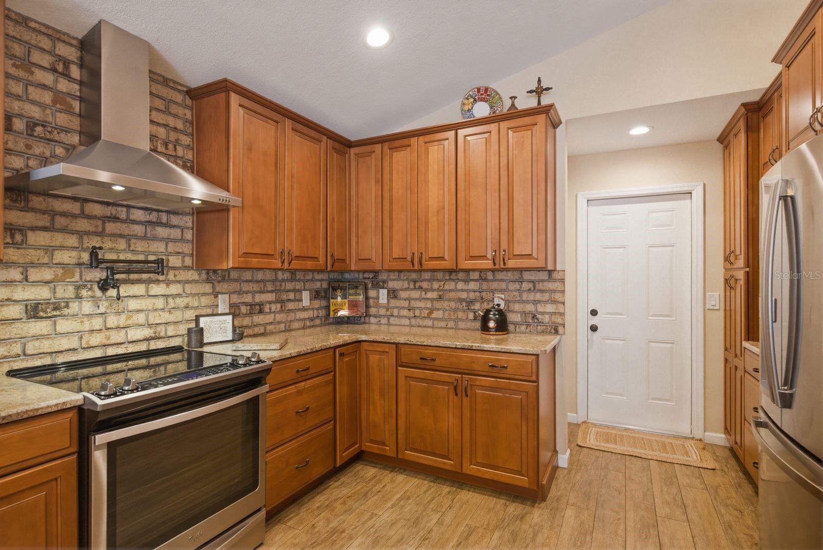 3228 BENTLEY DR, PALM HARBOR, FL — photo 13