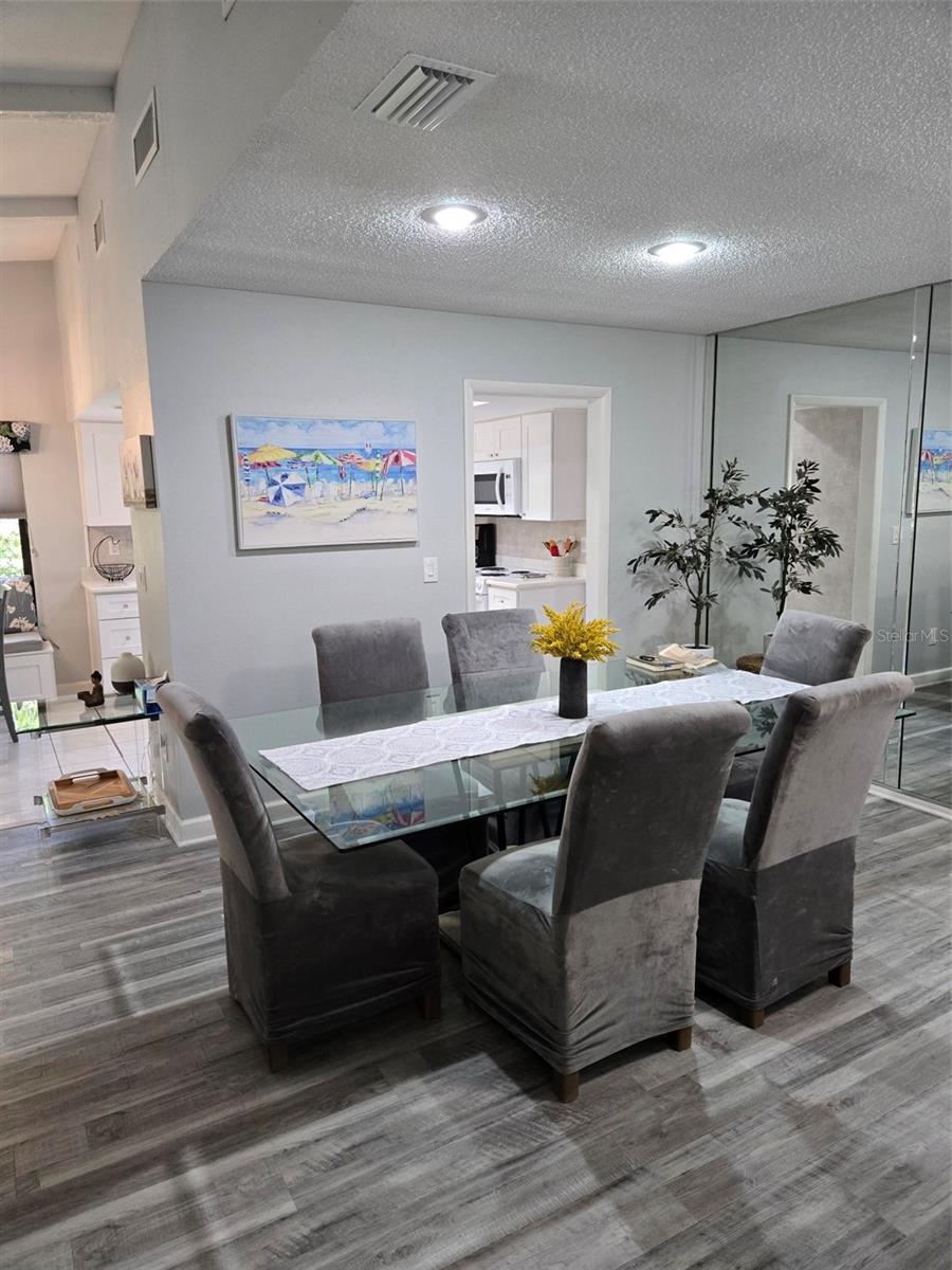 3235 BUCKHORN DR, CLEARWATER, FL — photo 2