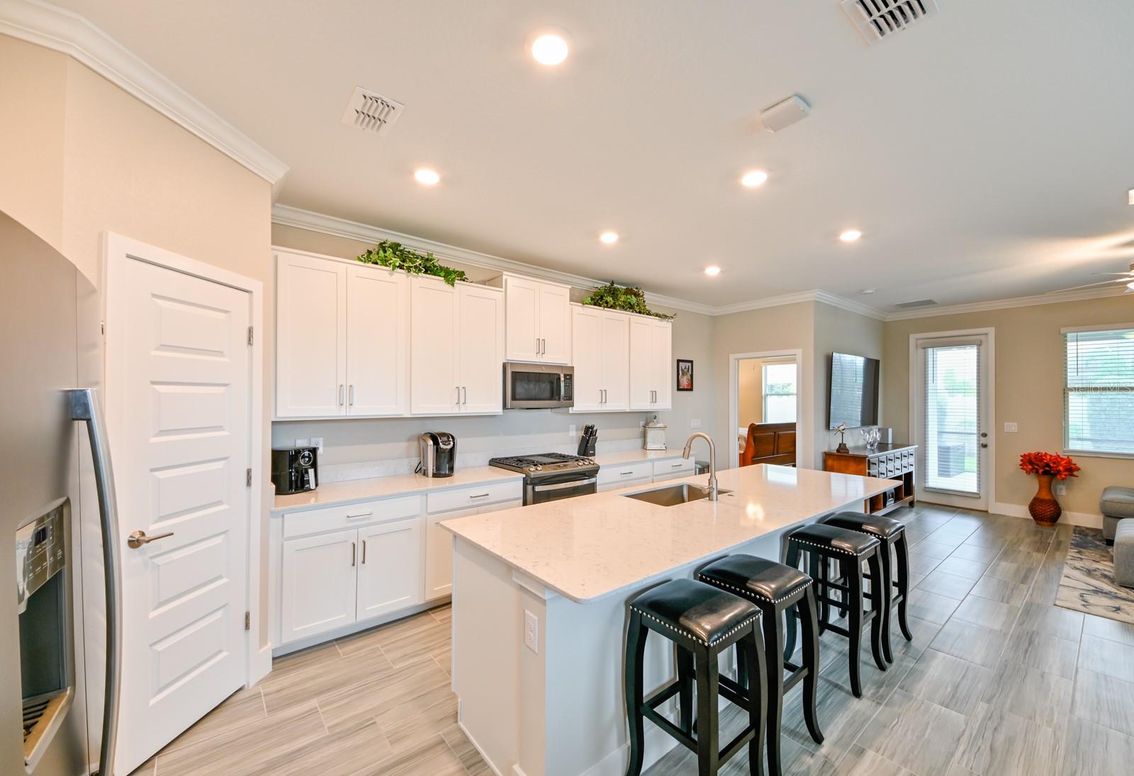 8625 WINNING FIELDS RD, NEW PORT RICHEY, FL — photo 3
