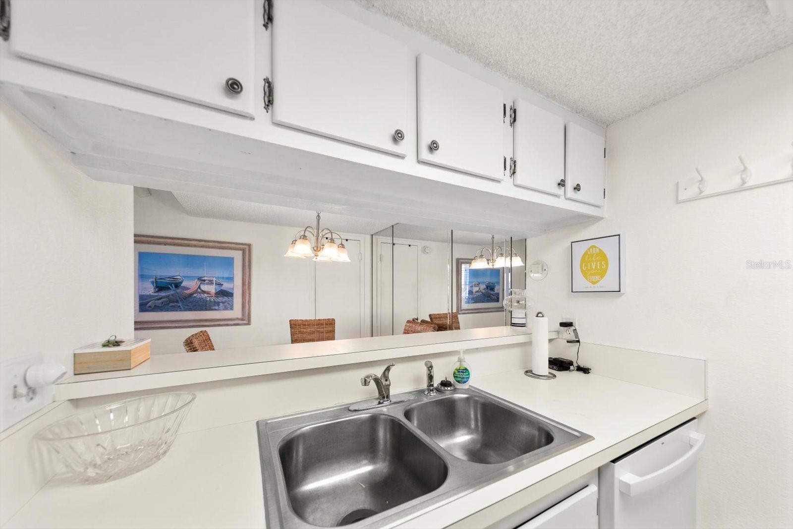179 MEDALLION BLVD #H, MADEIRA BEACH, FL — photo 12