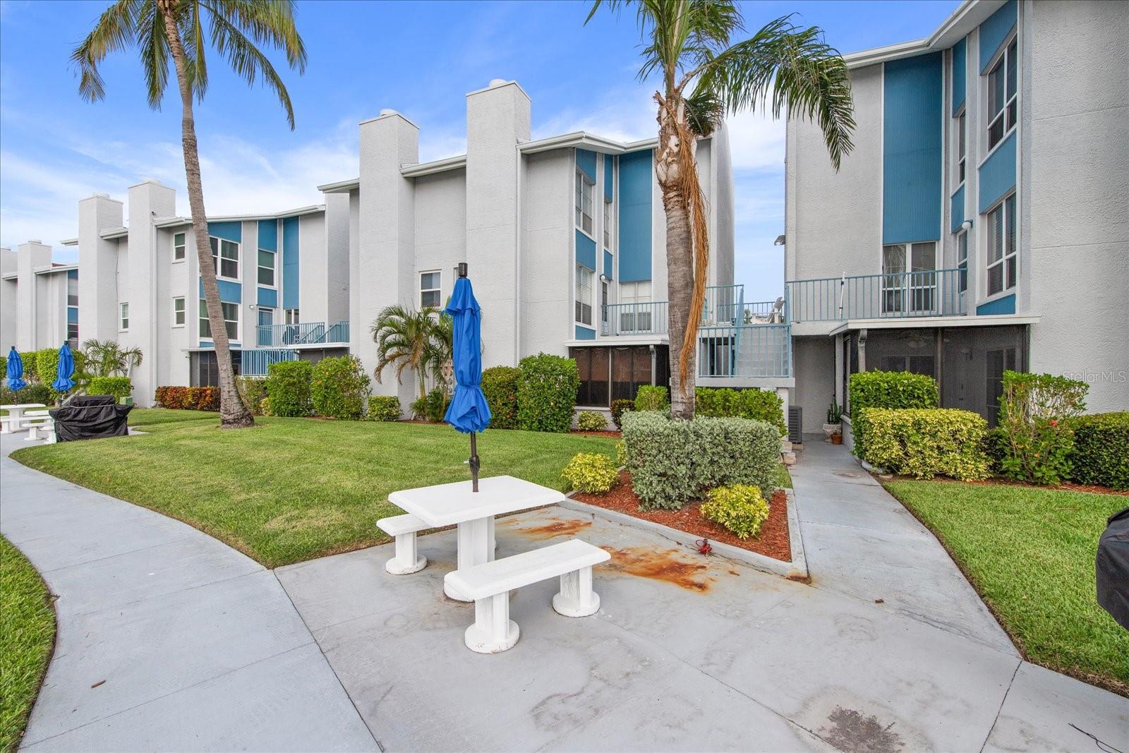 179 MEDALLION BLVD #H, MADEIRA BEACH, FL — photo 30