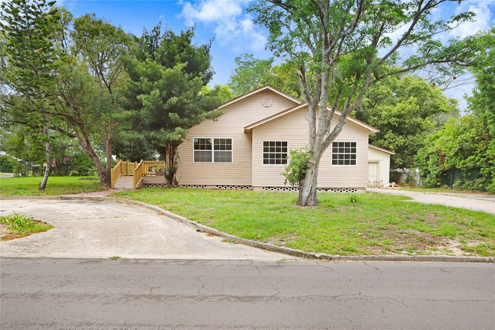 310 S DELANEY AVE, AVON PARK, FL — photo 2