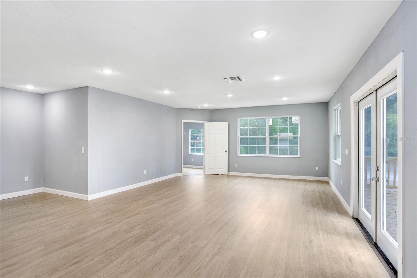 310 S DELANEY AVE, AVON PARK, FL — photo 12