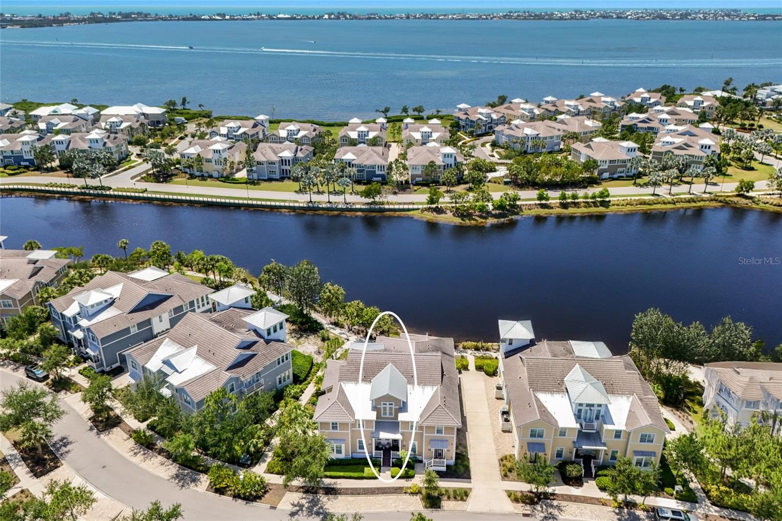 258 SAPPHIRE LAKE DR #202, BRADENTON, FL