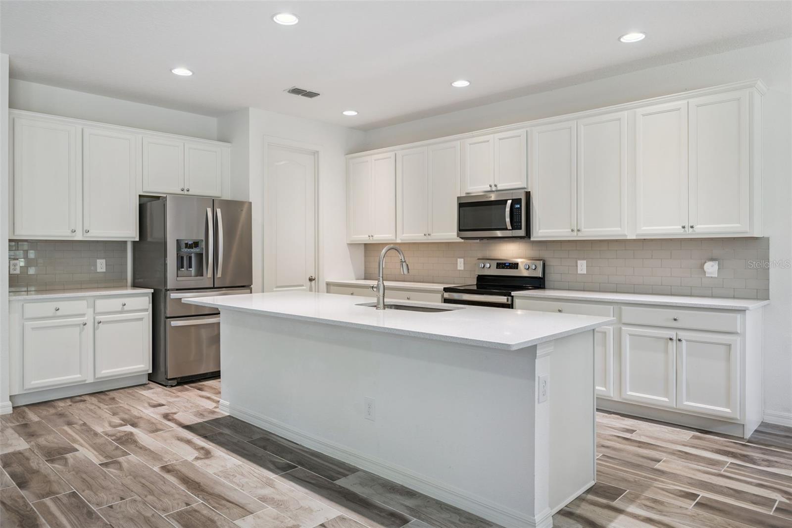 17660 PASSIONFLOWER CIR, CLERMONT, FL — photo 32