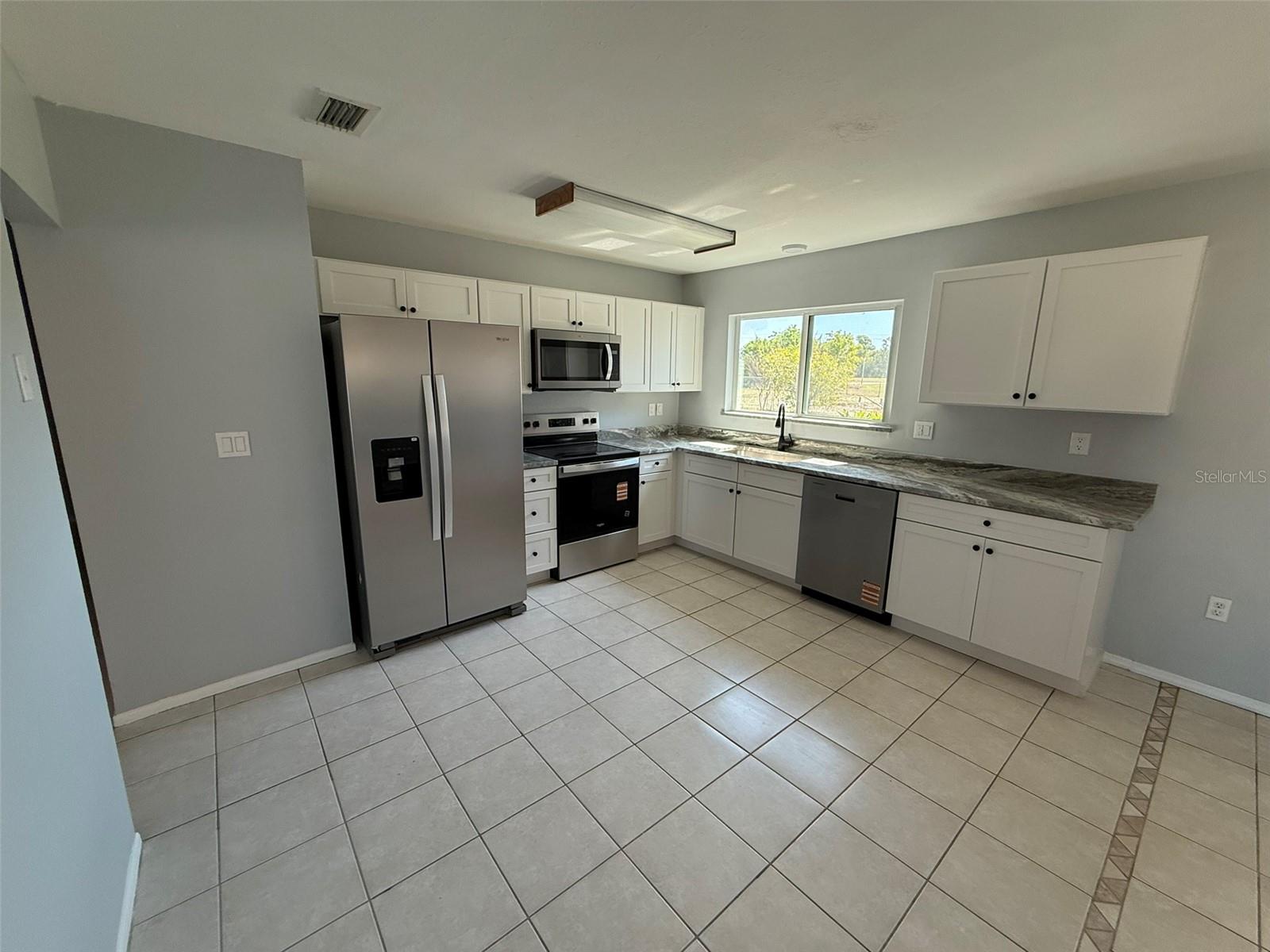 3236 MONTCLAIR CIR, NORTH PORT, FL — photo 6
