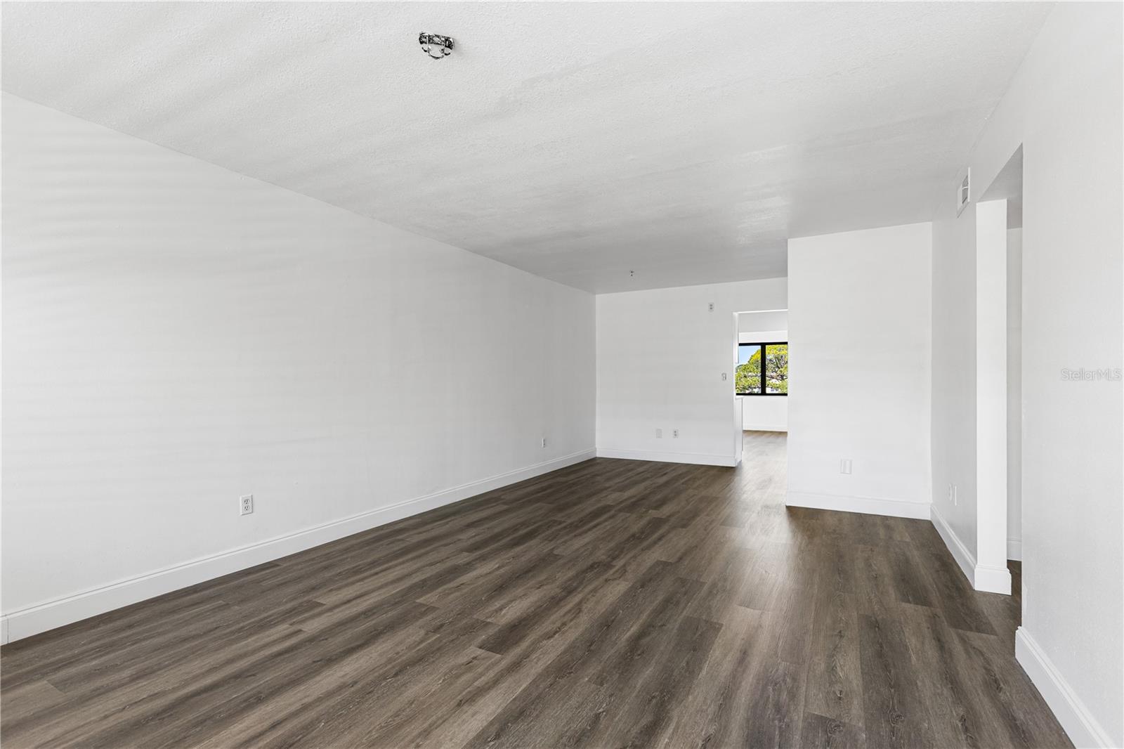 5080 LOCUST ST NE #322, ST PETERSBURG, FL — photo 3