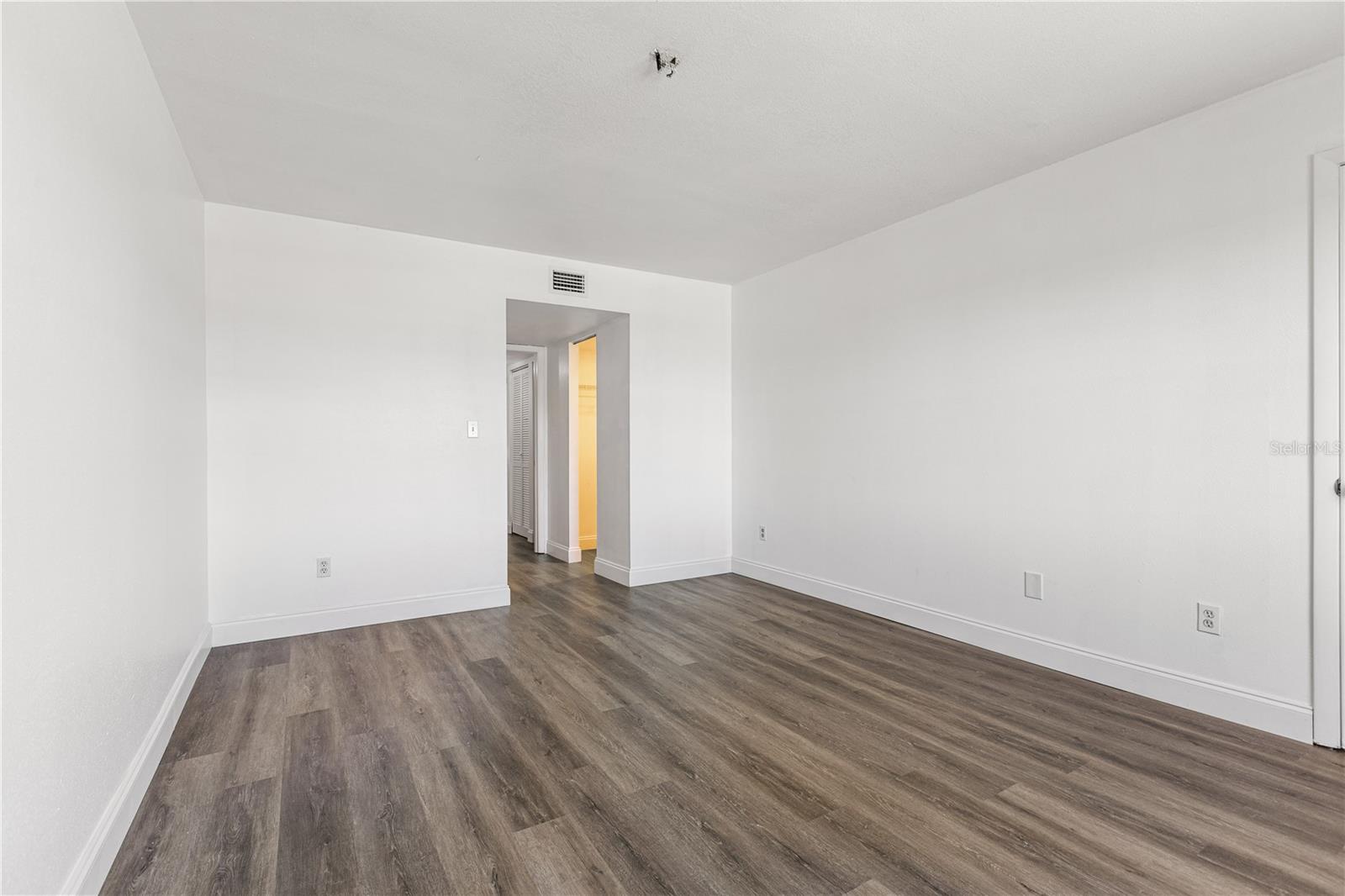 5080 LOCUST ST NE #322, ST PETERSBURG, FL — photo 14