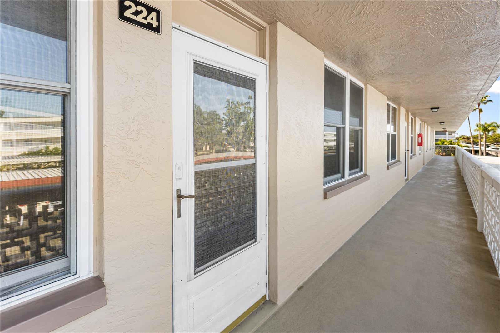 4915 BAY ST NE #224, ST PETERSBURG, FL — photo 2