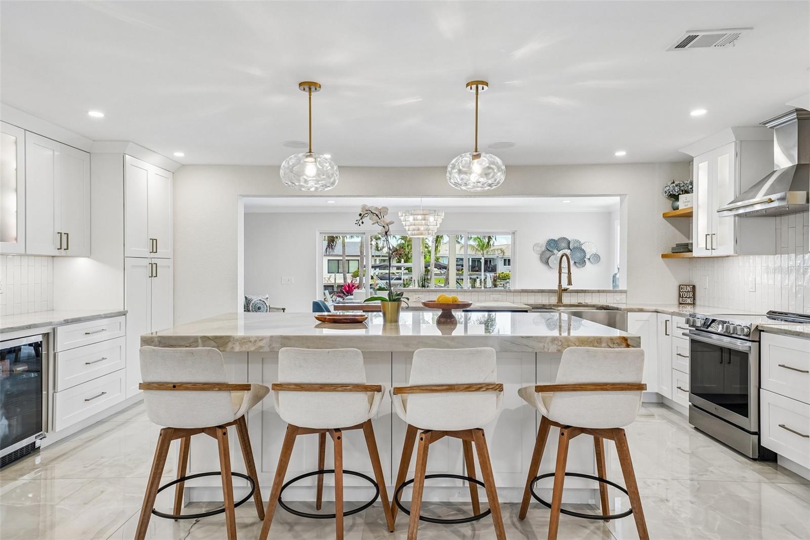 2032 MASSACHUSETTS AVE NE, ST PETERSBURG, FL — photo 16