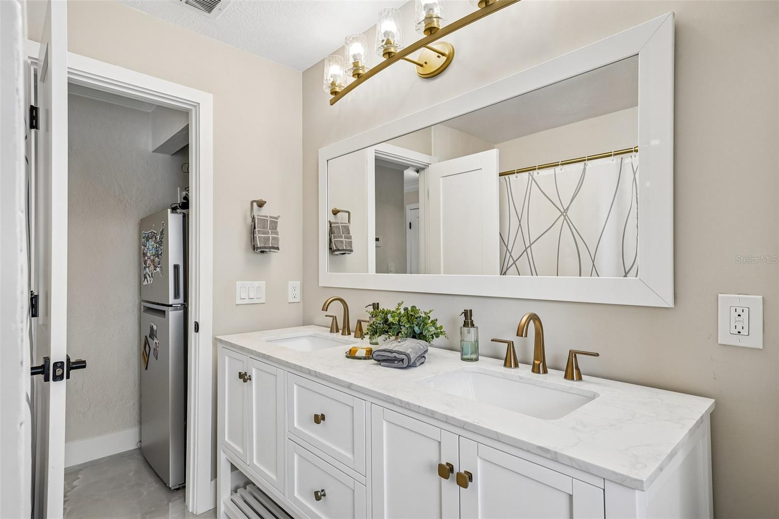2032 MASSACHUSETTS AVE NE, ST PETERSBURG, FL — photo 44
