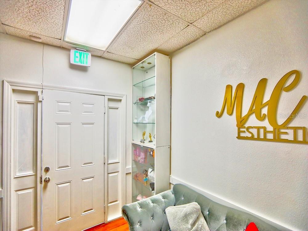 631 E OAK RIDGE RD, ORLANDO, FL — photo 11