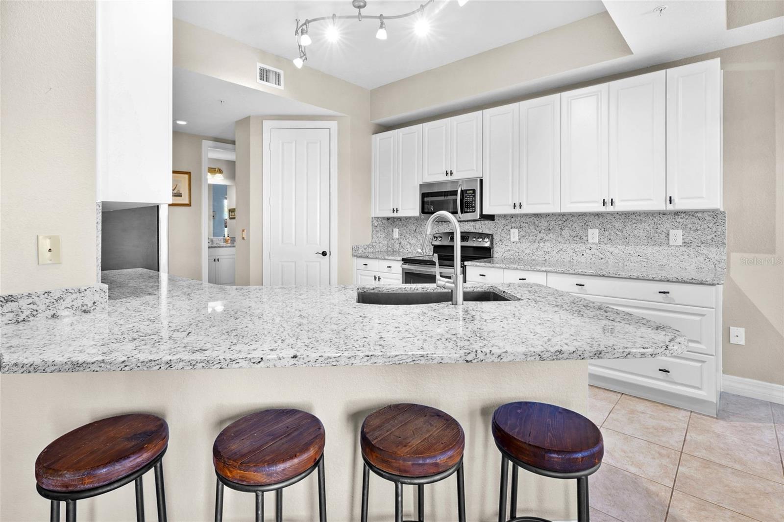 98 VIVANTE BLVD #410, PUNTA GORDA, FL — photo 2
