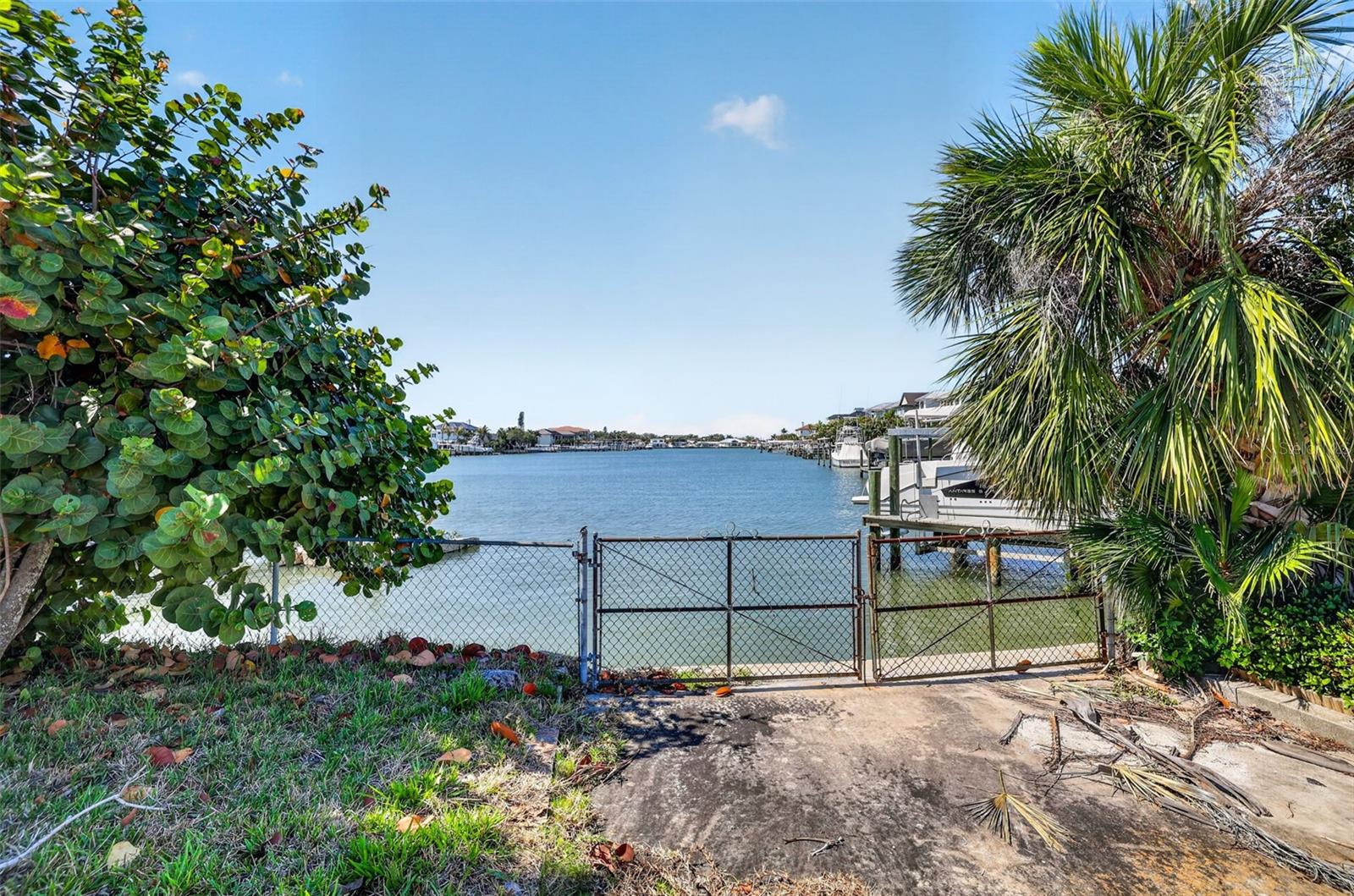 909 OAKWOOD DR, LARGO, FL — photo 7
