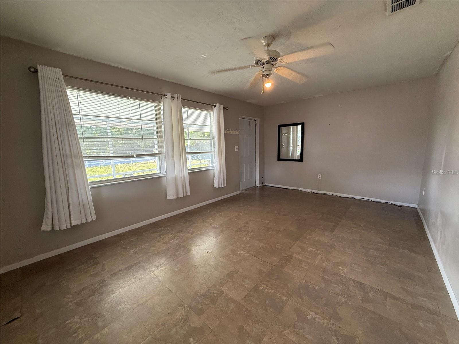 2402 9TH ST E, BRADENTON, FL — photo 3