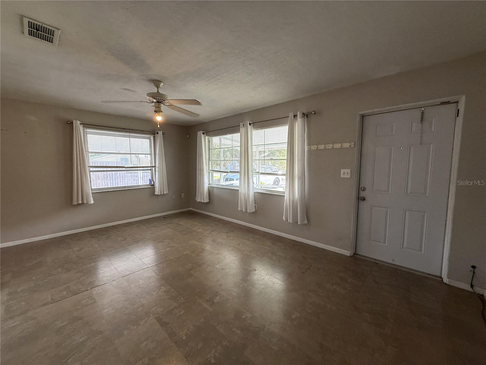 2402 9TH ST E, BRADENTON, FL — photo 4