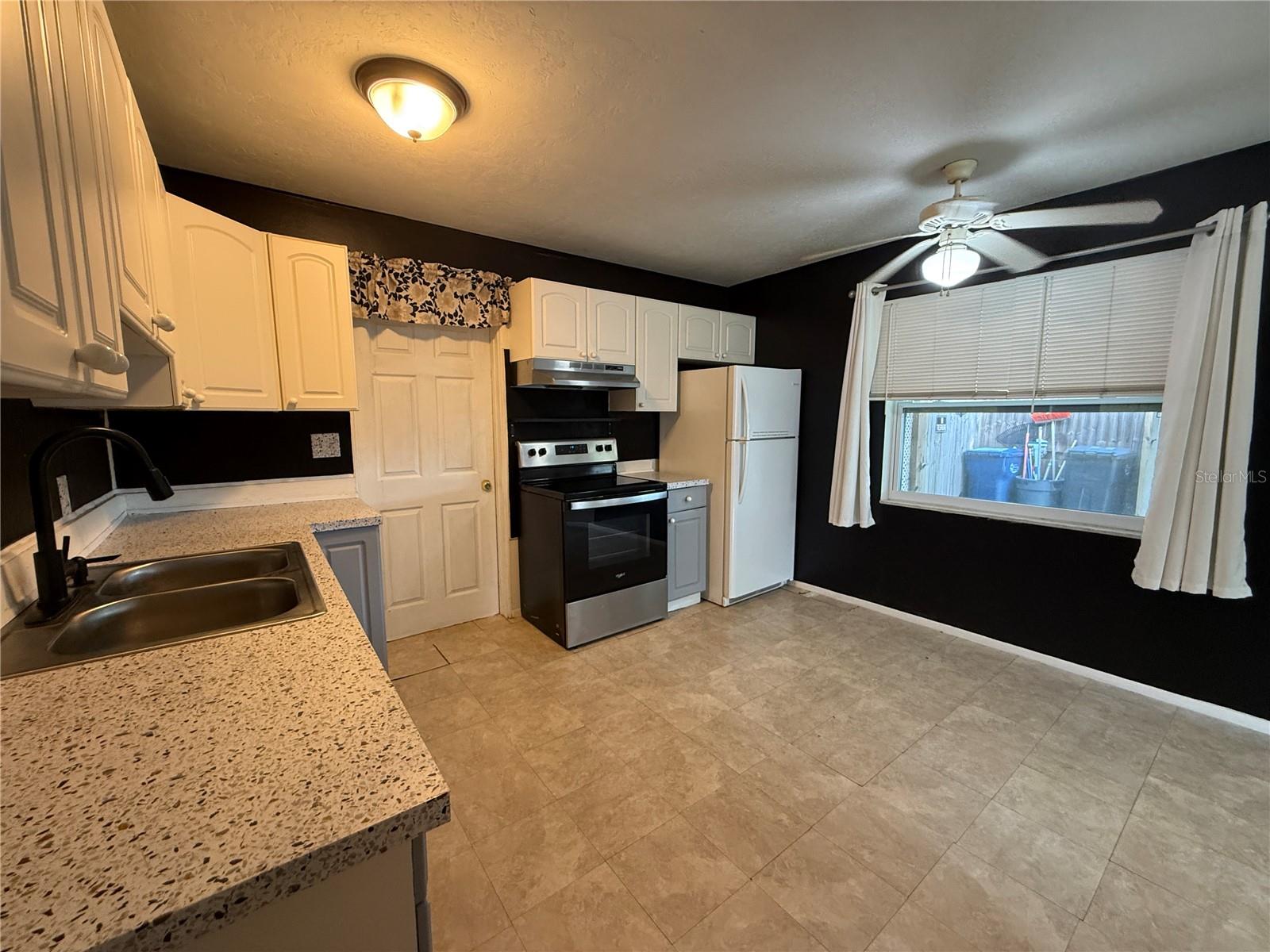 2402 9TH ST E, BRADENTON, FL — photo 8