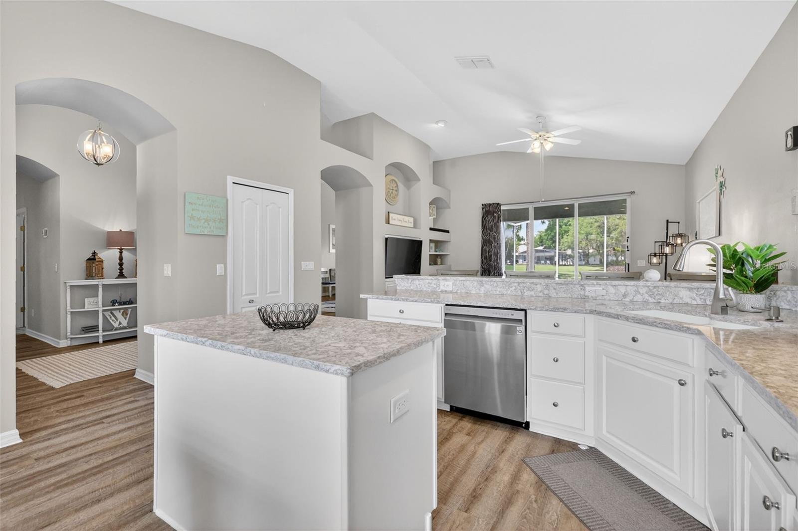 8011 PINE HOLLOW DR, MOUNT DORA, FL — photo 38
