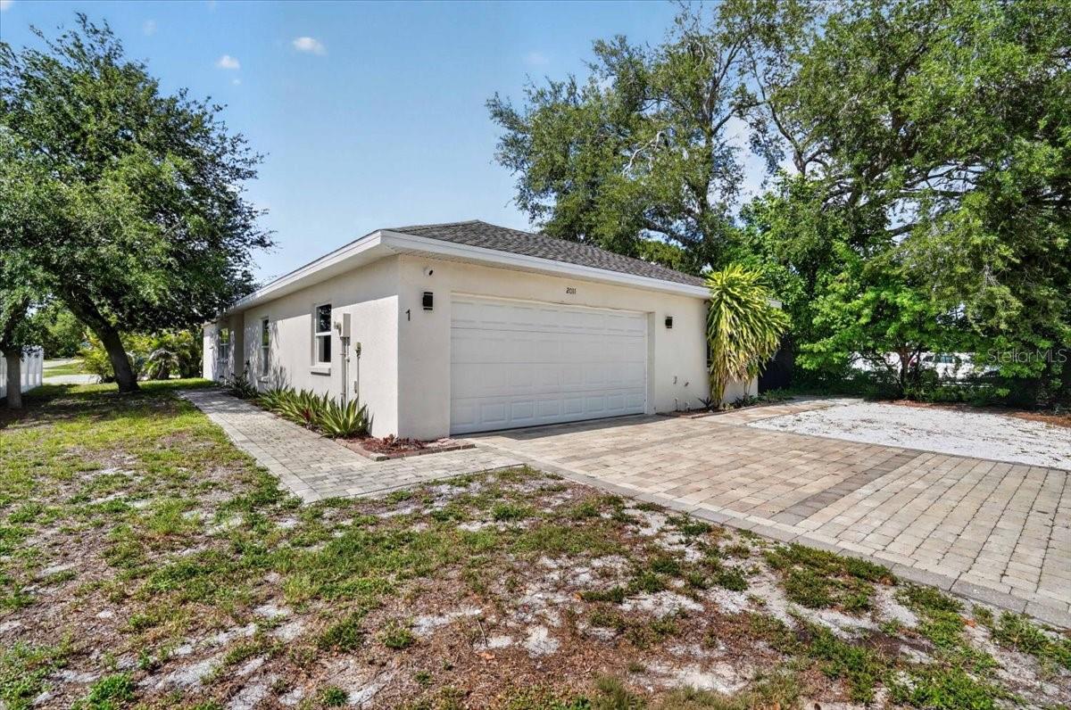 2011 OUTER DR #1, SARASOTA, FL — photo 28