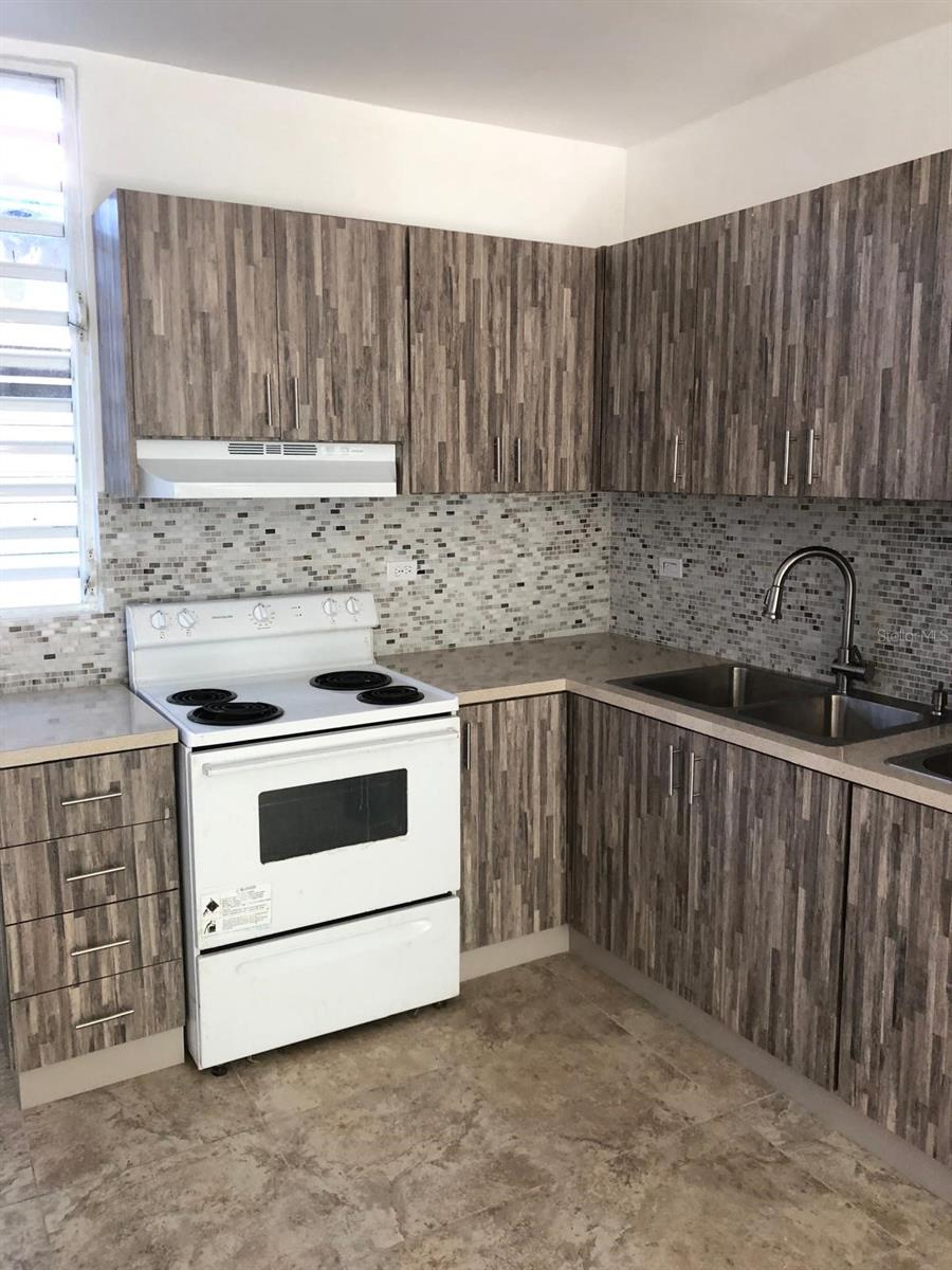 215 COLTON, SAN JUAN, PR — photo 17