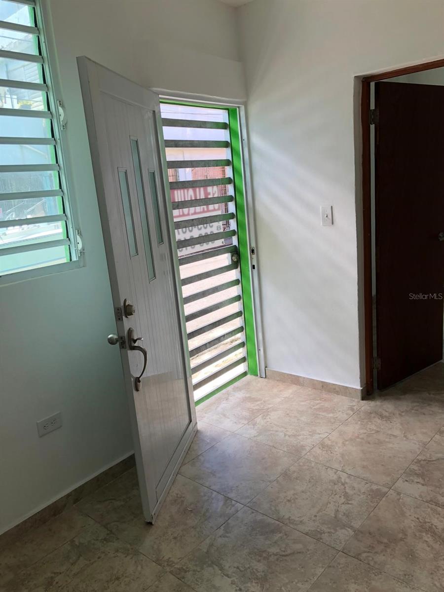 215 COLTON, SAN JUAN, PR — photo 24