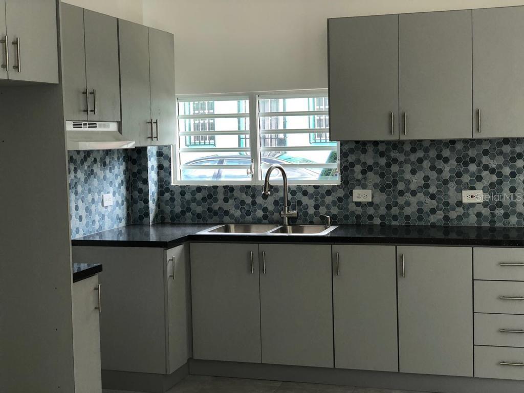 215 COLTON, SAN JUAN, PR — photo 34