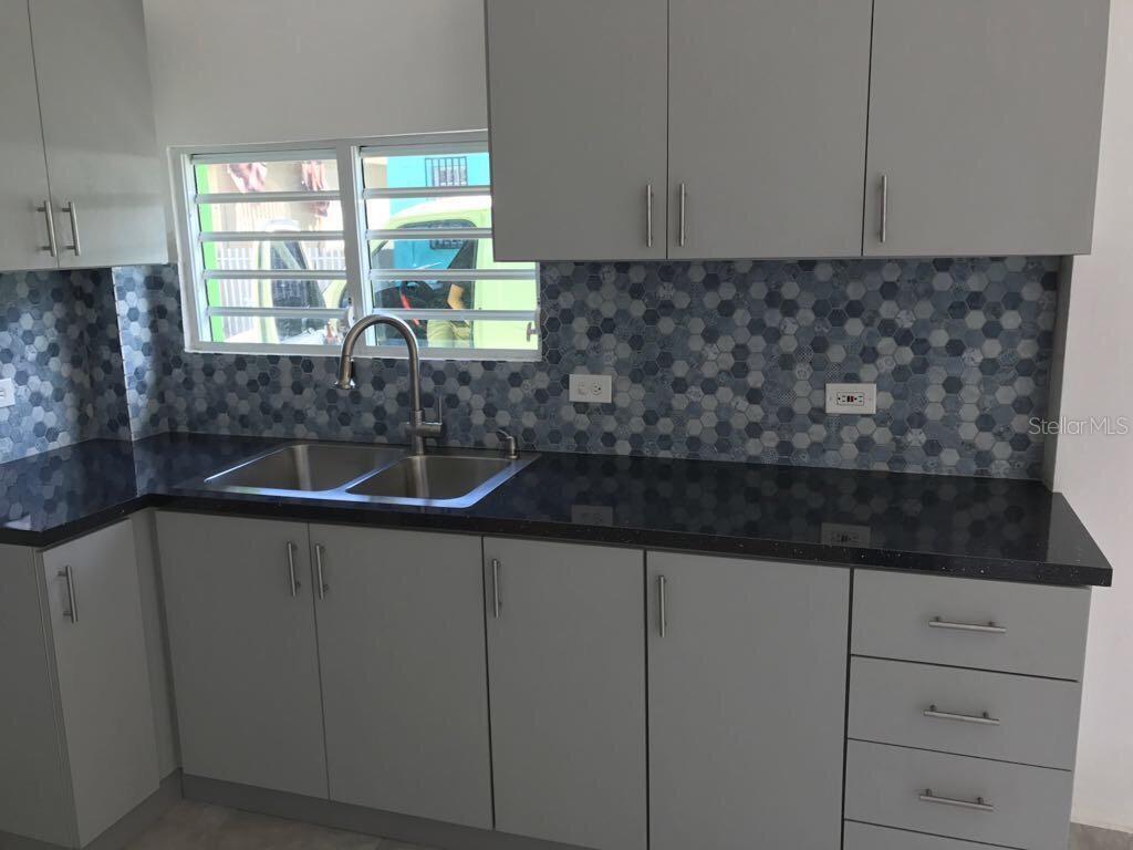 215 COLTON, SAN JUAN, PR — photo 42