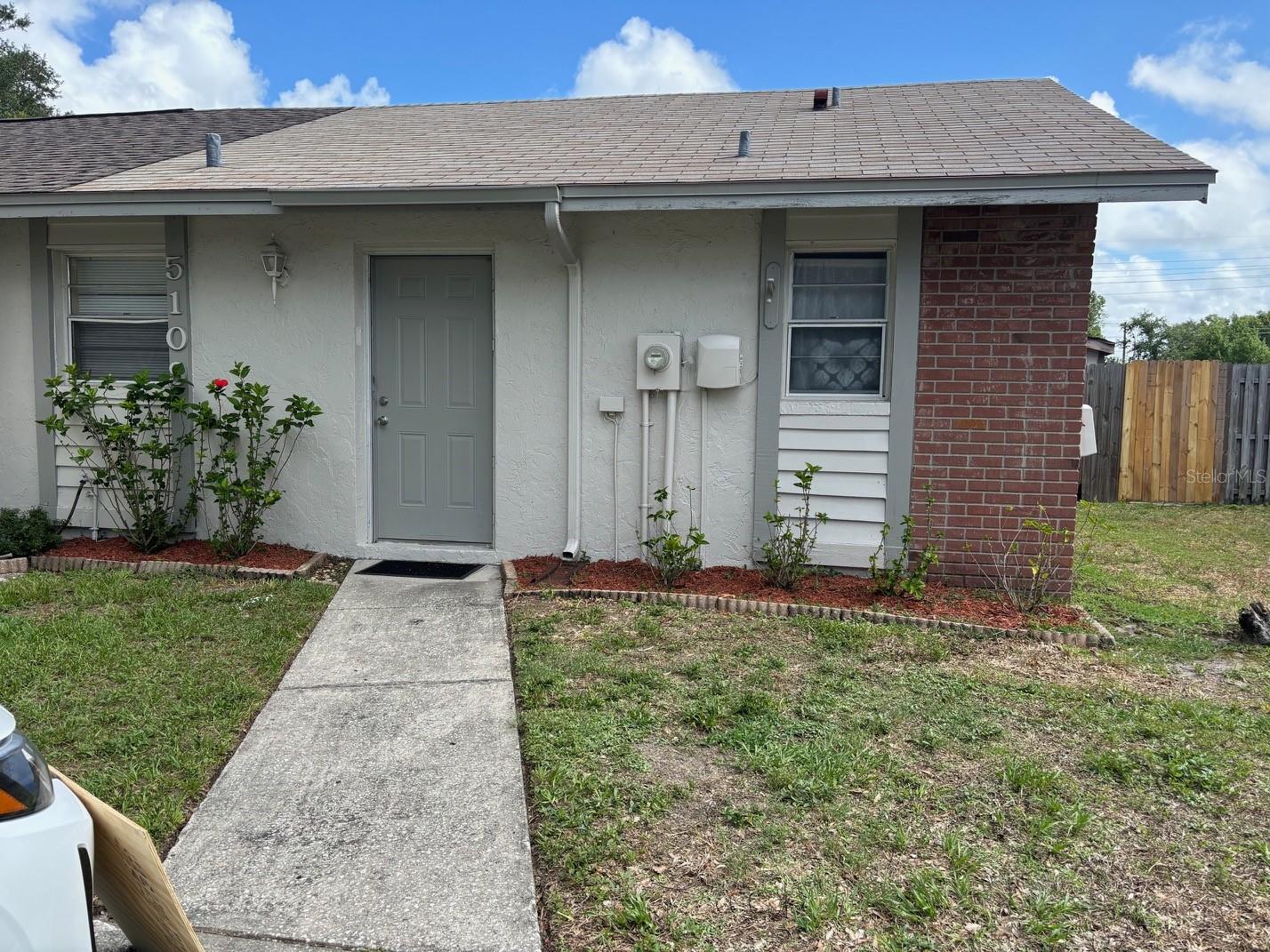 5109 LAWNTON CT, TAMPA, FL
