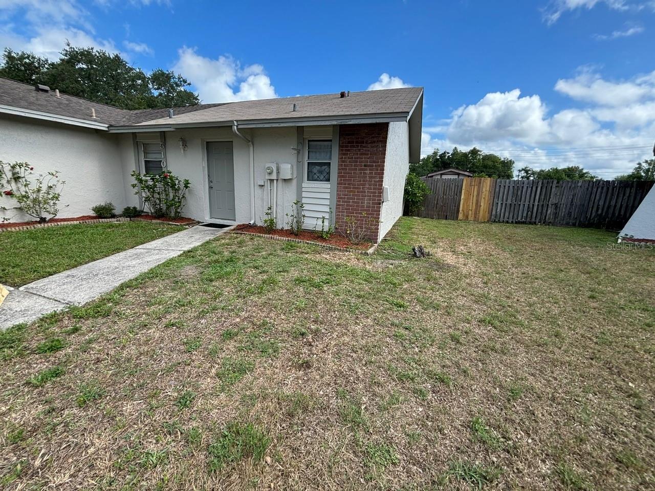 5109 LAWNTON CT, TAMPA, FL — photo 2