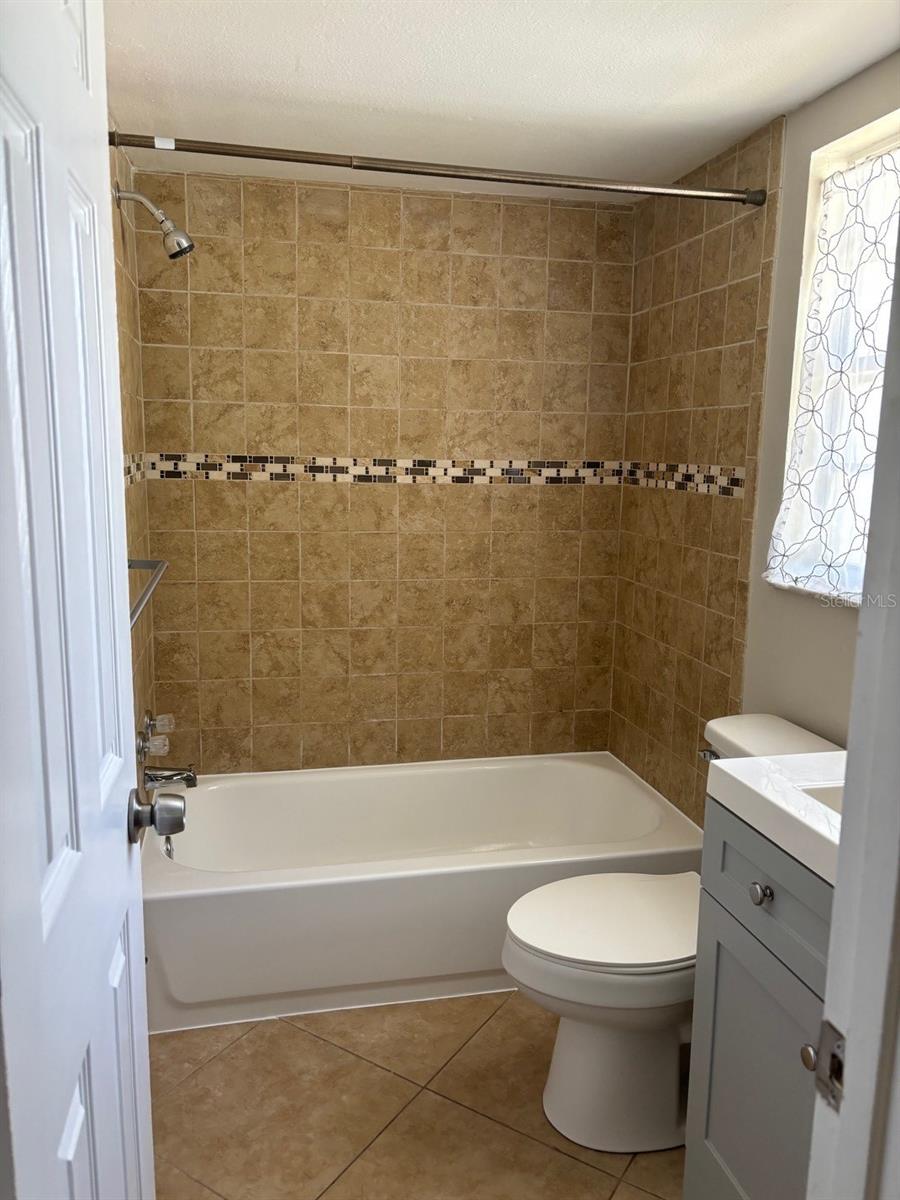 5109 LAWNTON CT, TAMPA, FL — photo 8