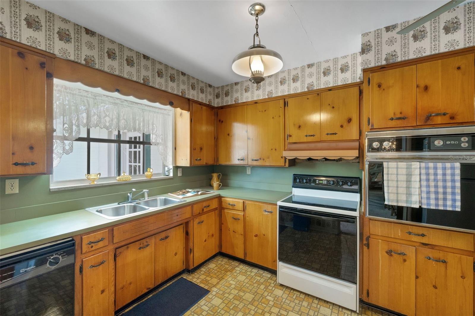 4200 CLEVELAND HEIGHTS BLVD, LAKELAND, FL — photo 8