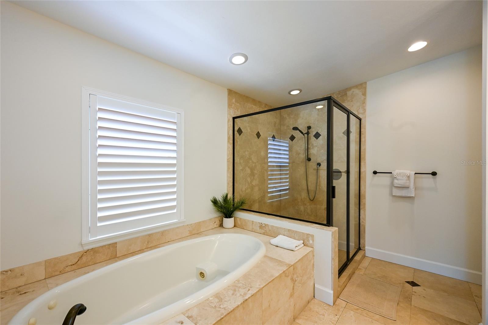 109 6TH ST N #A & B, BRADENTON BEACH, FL — photo 25