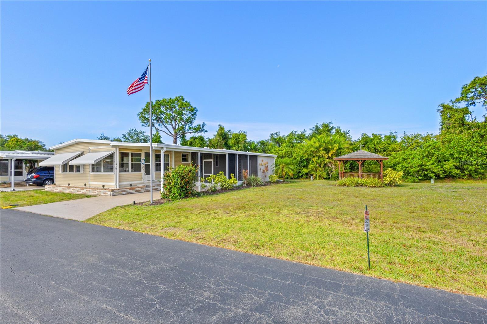 320 TROPIC DR, OSPREY, FL