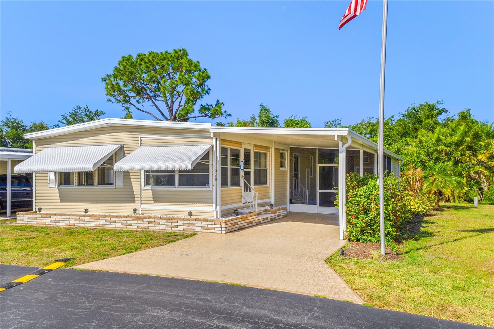 320 TROPIC DR, OSPREY, FL — photo 2