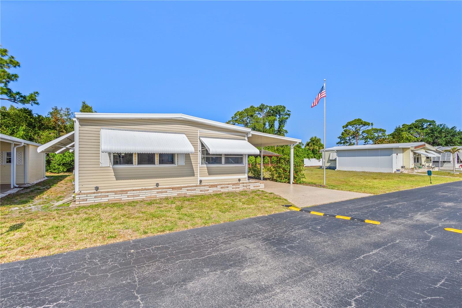 320 TROPIC DR, OSPREY, FL — photo 3