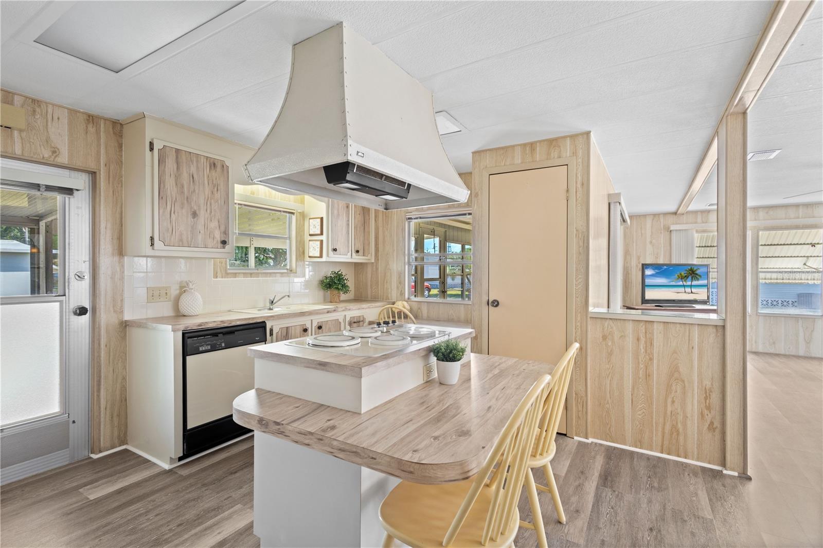 320 TROPIC DR, OSPREY, FL — photo 14