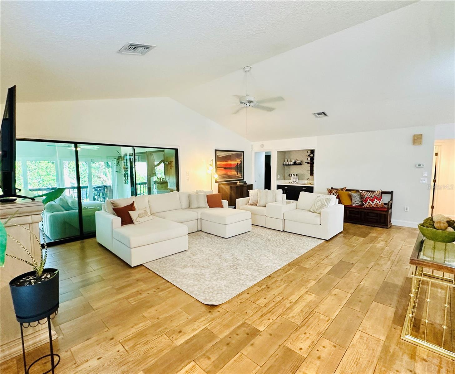 631 SAND LAKE CT, MOUNT DORA, FL — photo 7