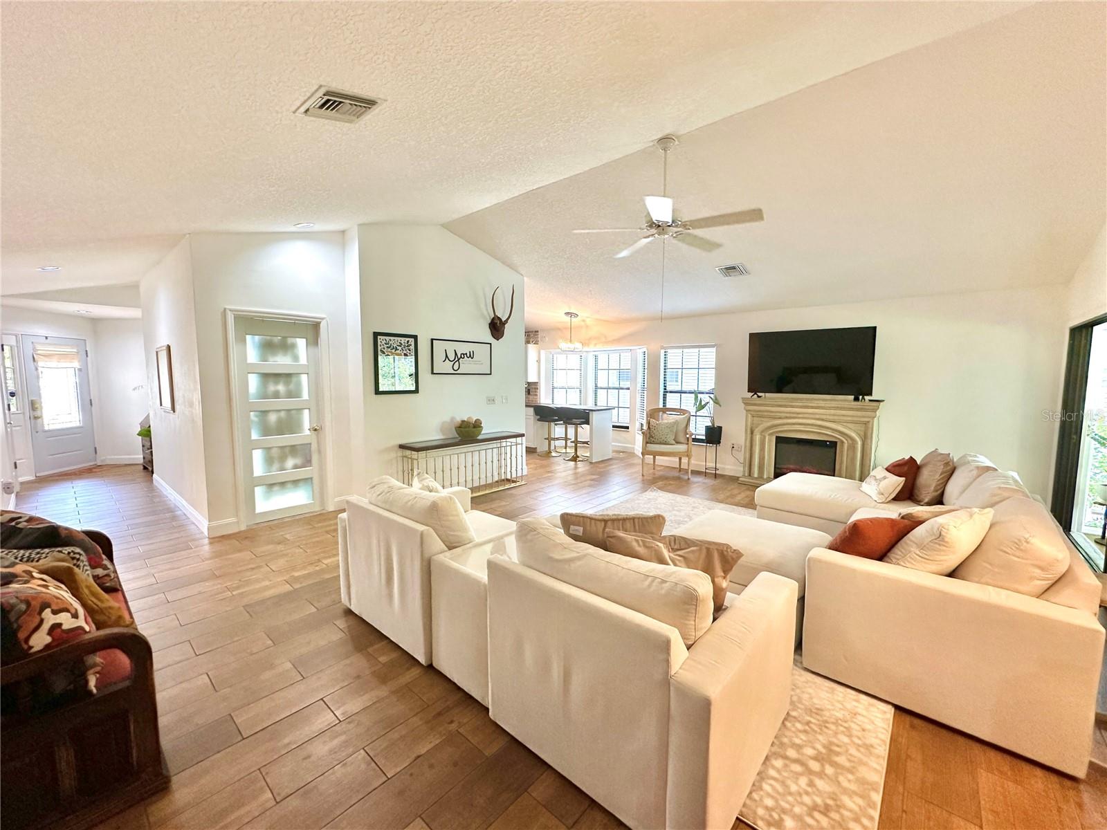 631 SAND LAKE CT, MOUNT DORA, FL — photo 10